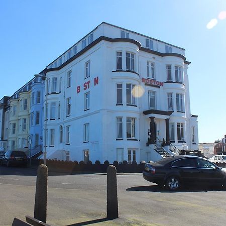 Boston Hotel Скарбъро Екстериор снимка