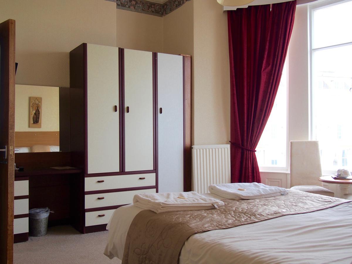 Boston Hotel Скарбъро Екстериор снимка