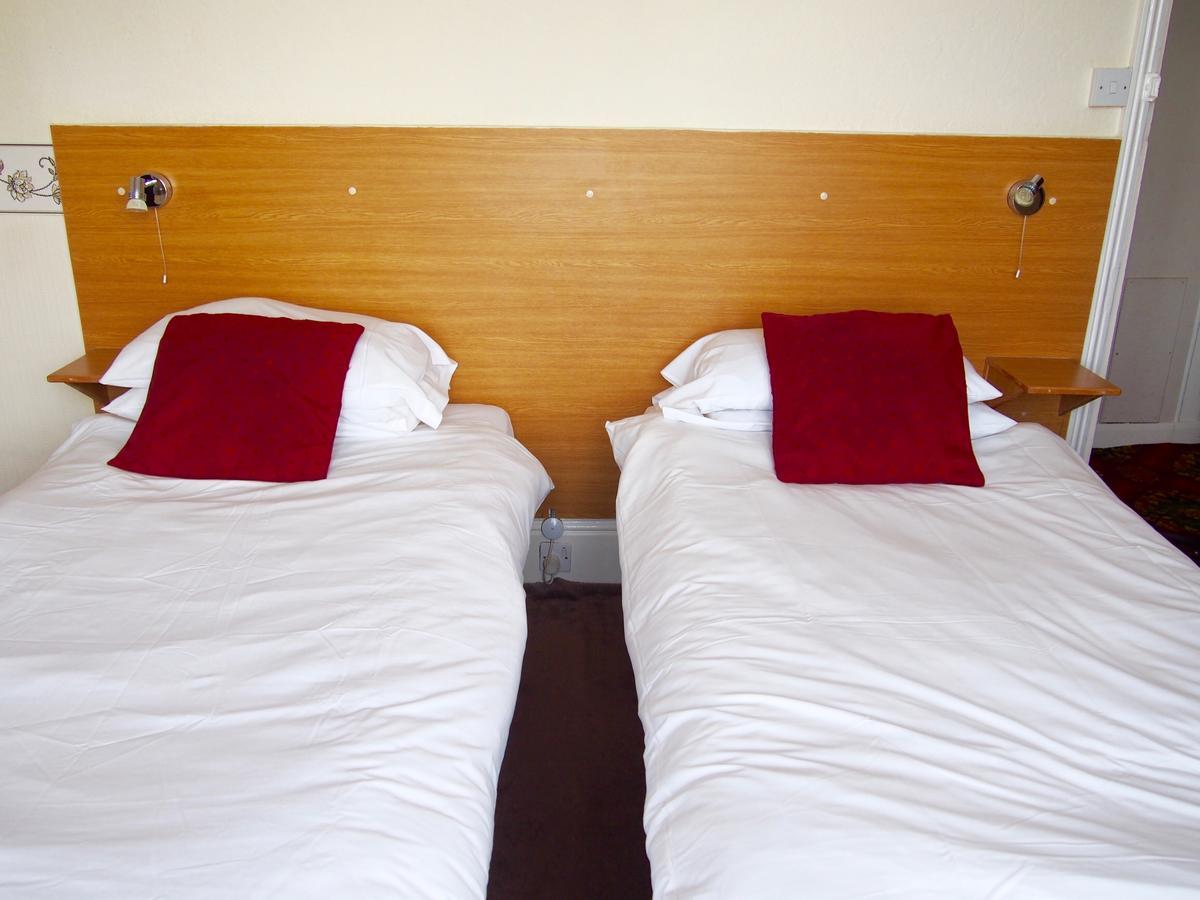 Boston Hotel Скарбъро Екстериор снимка